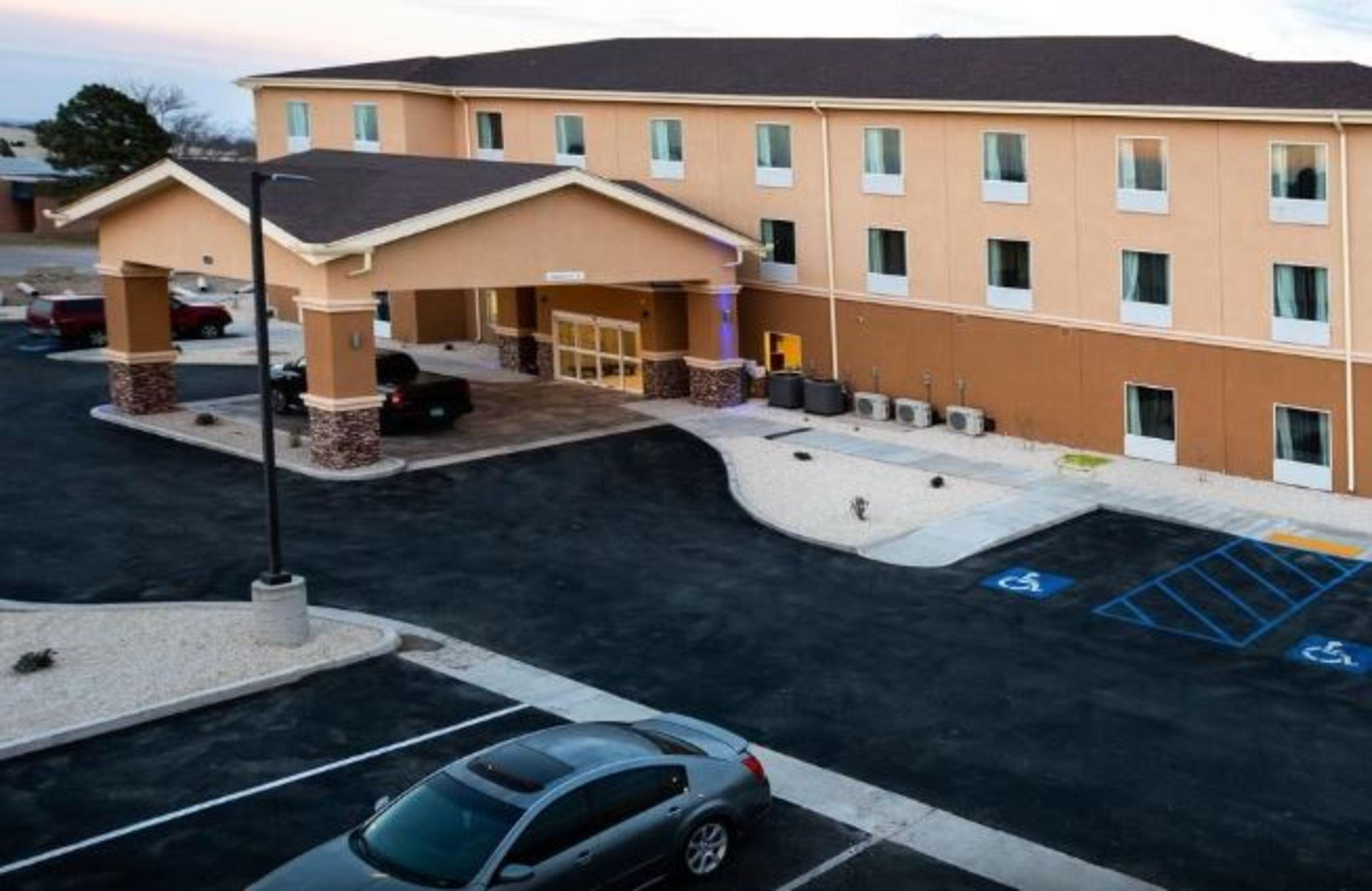Quality Inn & Suites Carlsbad Caverns Area Eksteriør billede