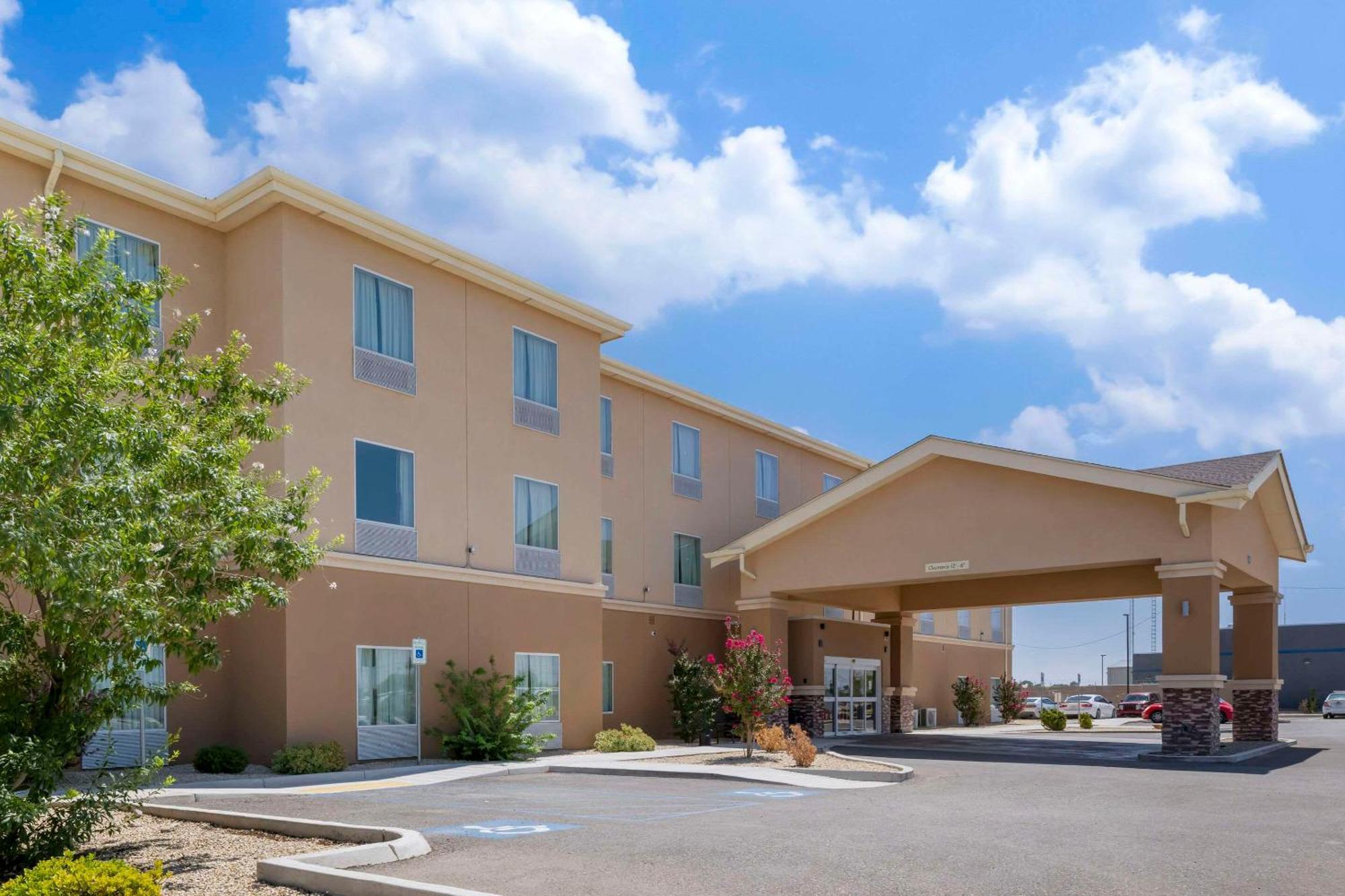 Quality Inn & Suites Carlsbad Caverns Area Eksteriør billede